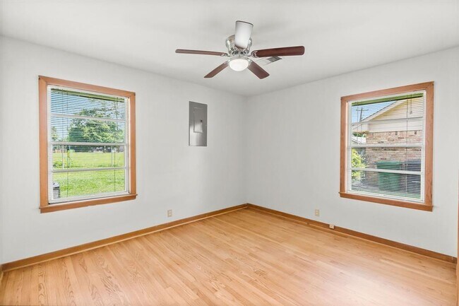 Building Photo - 2418 Stonecrest Dr