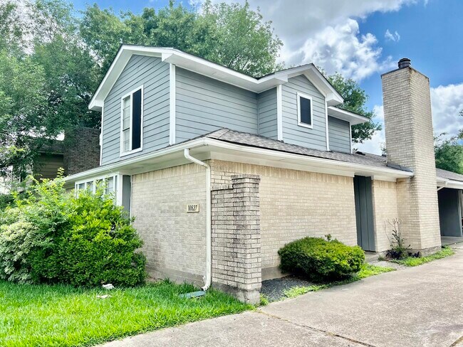 Foto del edificio - 10827 Sugar Hill Dr