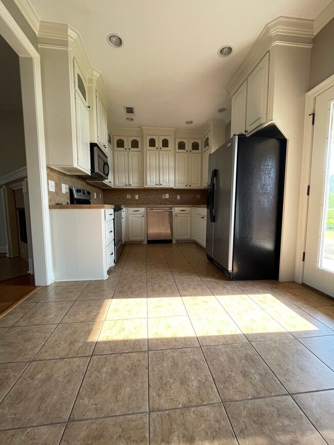 Building Photo - 407 Oak Park Cove