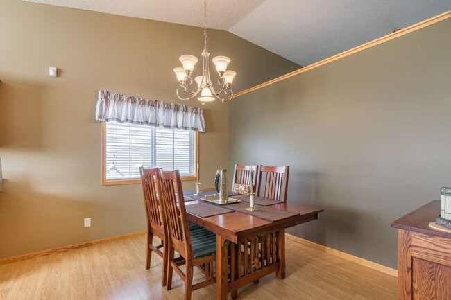 Building Photo - 9397 Imbler Tr