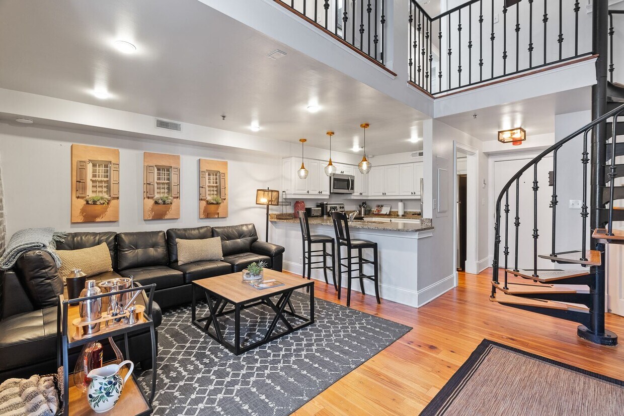 Stunning 2-Story Loft in the Heart of Downtown - Stunning 2-Story Loft in the Heart of Downtown