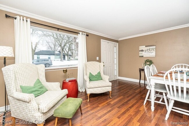 Building Photo - 333 N Helen Ave