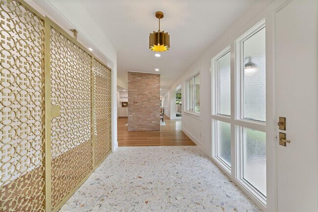 Foto del edificio - 1503 E 15th St