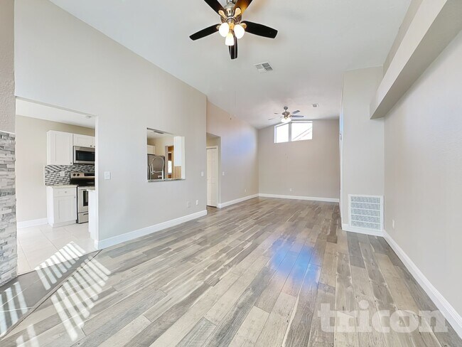Foto del edificio - 4651 W Eastwind Dr