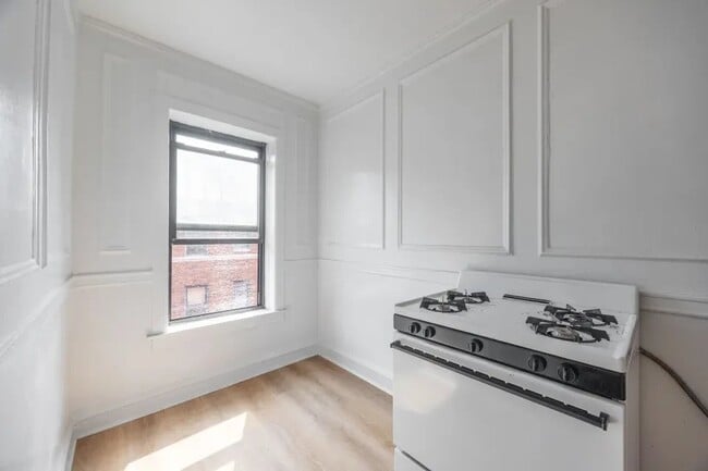 Building Photo - 3310 W Schubert Ave