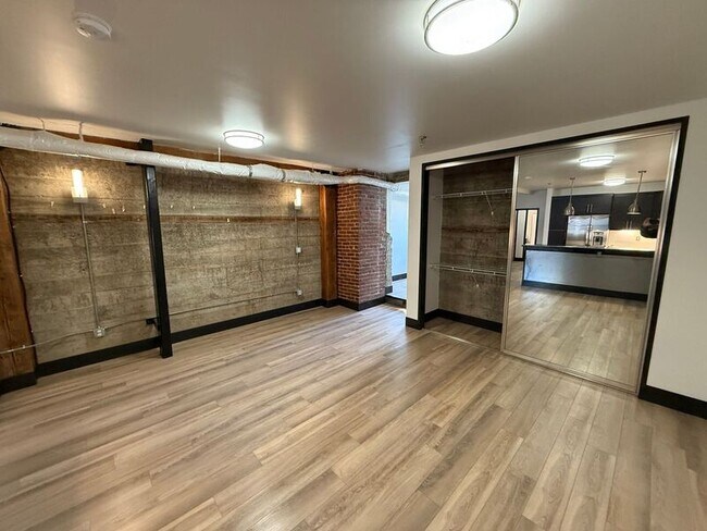 Foto del edificio - 160 Liberty St NE