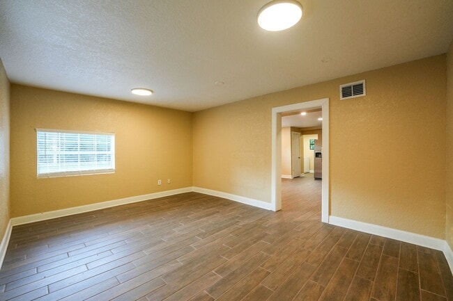 Building Photo - 10031 Union Park Dr