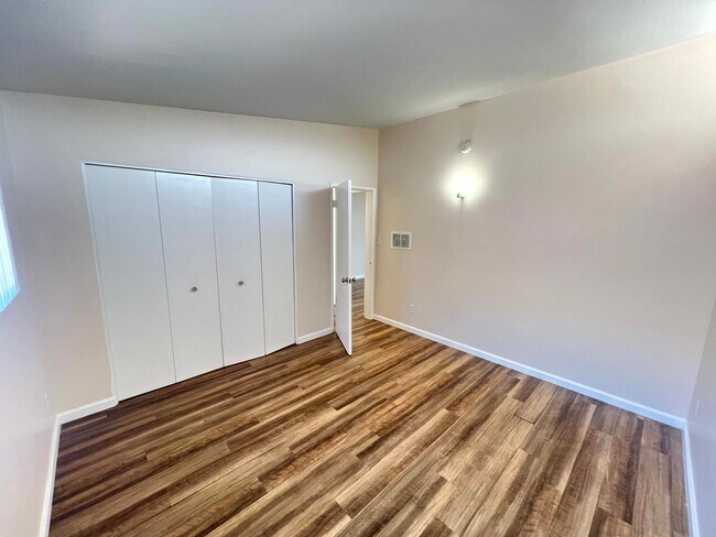 Foto del edificio - 3704 Midvale Ave