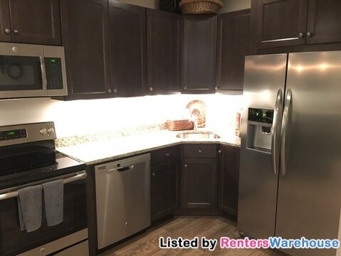Building Photo - 1409 Dade Ln