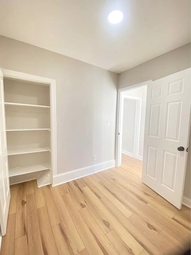 Building Photo - 400 N Bradford St