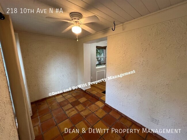 Foto del edificio - 218 10th Ave N