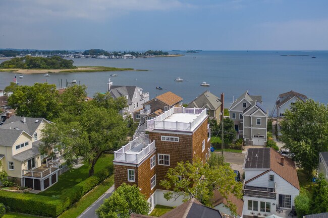 Foto del edificio - 45 Harborview Ave