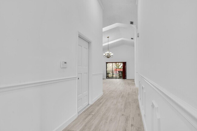 Foto del edificio - 7619 Silver Woods Ct