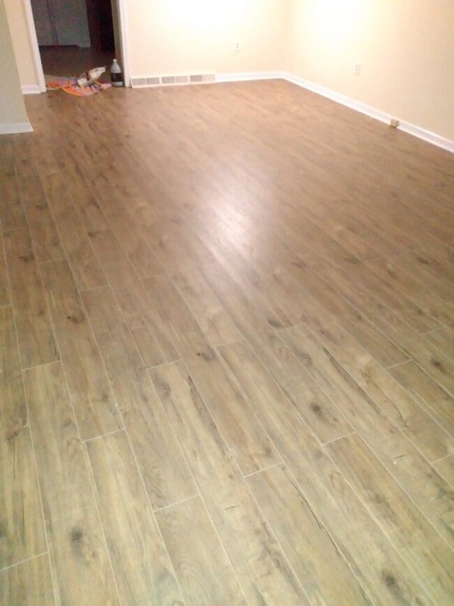 Building Photo - 14 Windwood Dr