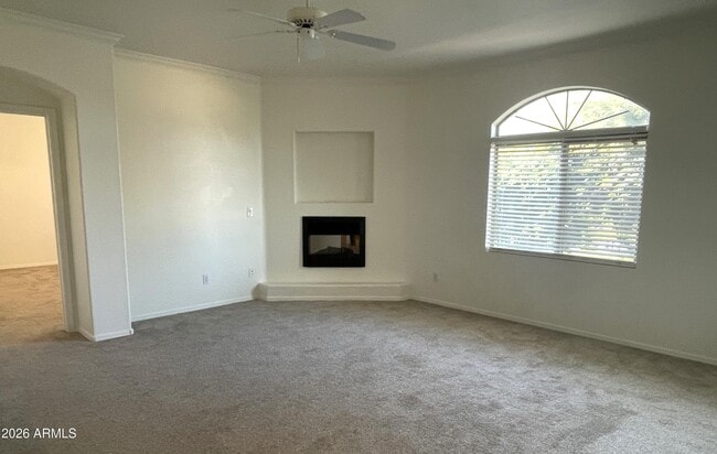 Building Photo - 955 E Knox Rd