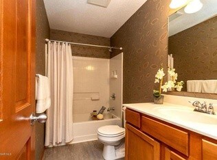 Foto del edificio - 5250 Forest Knoll Dr SE