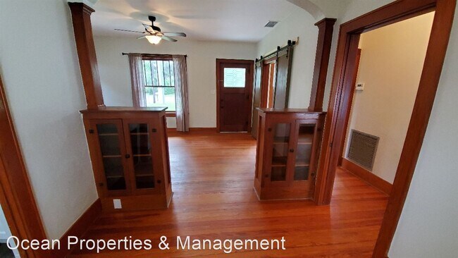 Building Photo - 2 br, 1 bath House - 102 Hamilton Road