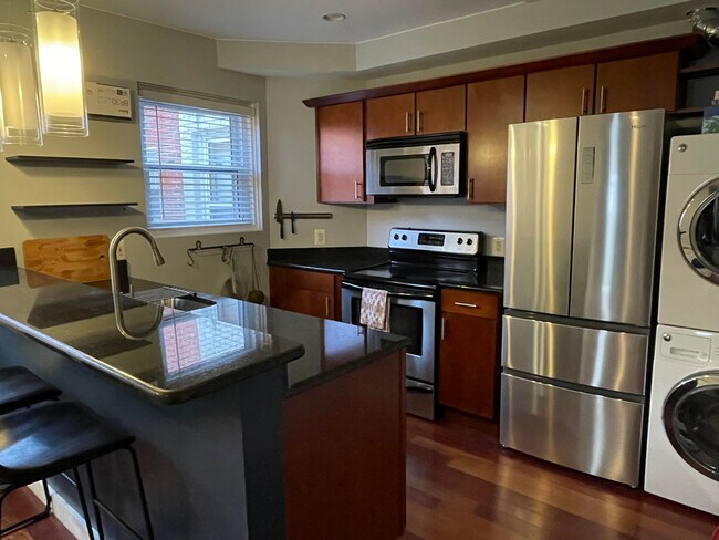 Building Photo - 1512 Marion St NW