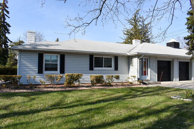 Building Photo - 30260 Harper Ave