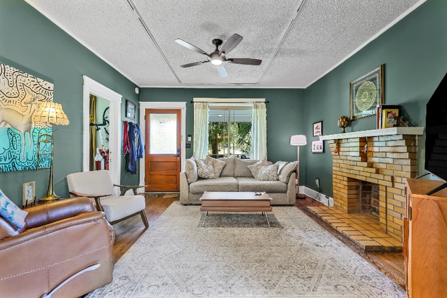 Photo - 2247 Burbank Ave House