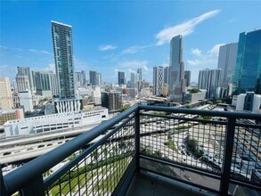 Building Photo - 350 S Miami Ave