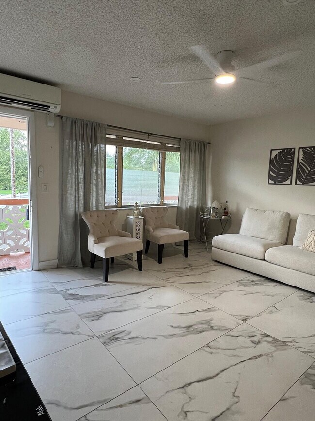 Foto del edificio - 900 SW 10th Terrace