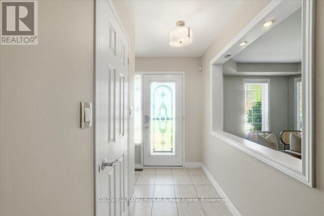 Building Photo - 45 Angier Crescent