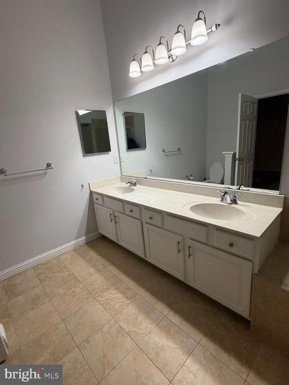 Building Photo - 364 Tuvira Ln