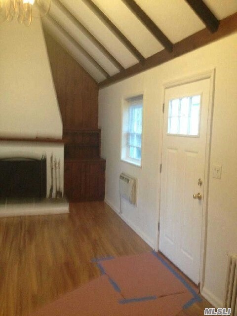 Building Photo - 23 Old Westbury Rd