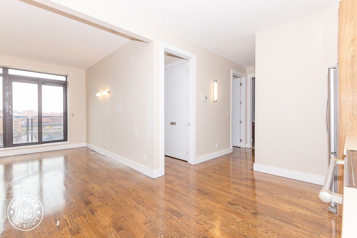 Primary Photo - 1705 Dean St