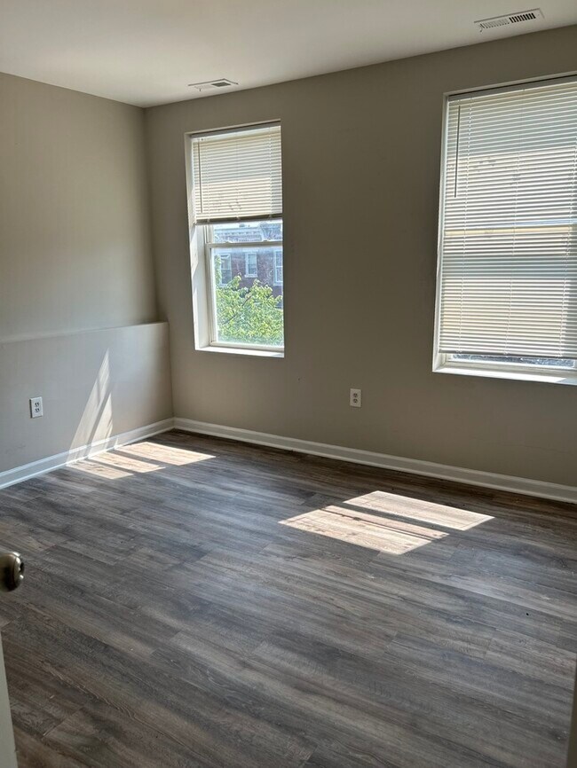 Foto del edificio - 3 bedroom townhome