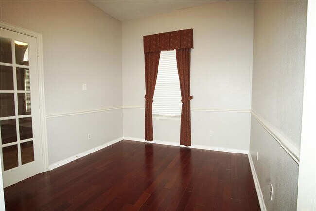 Foto del edificio - 836 Roaring Springs Rd