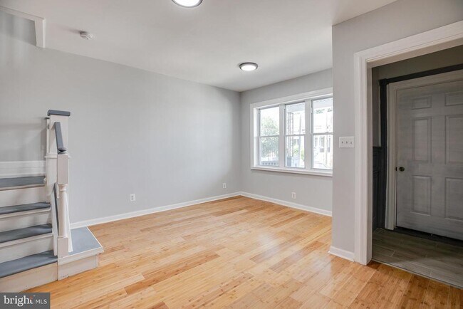 Foto del edificio - 5626 Lansdowne Ave
