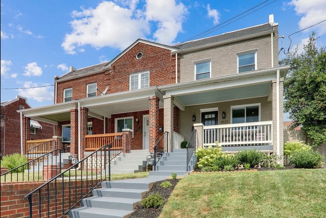 Front View - 3922 E Capitol St NE