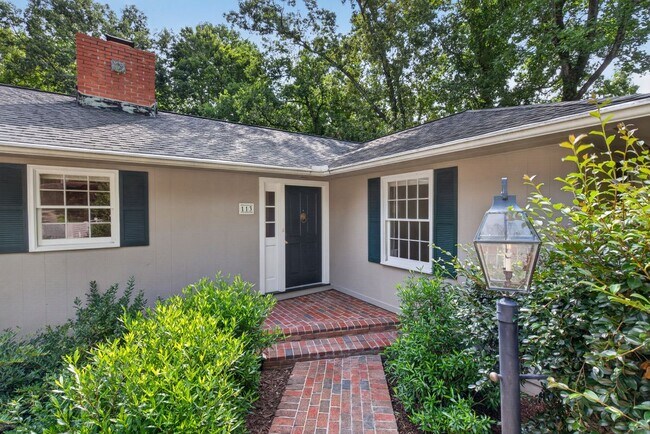 Building Photo - 113 Forest Ln