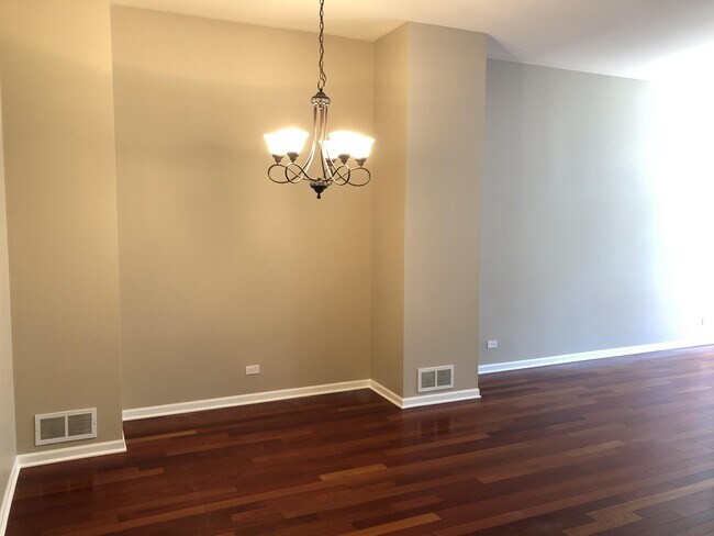 Building Photo - 152 River Walk Ct