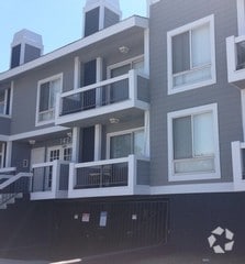 Primary Photo - 14230 Victory Blvd
