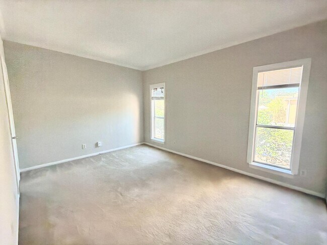 Building Photo - 728 Bering Dr