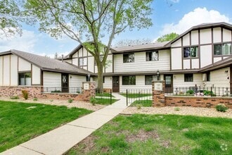 Building Photo - 7505 Villa Ct
