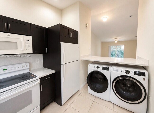 Foto del edificio - 3864 SW 48th Ave