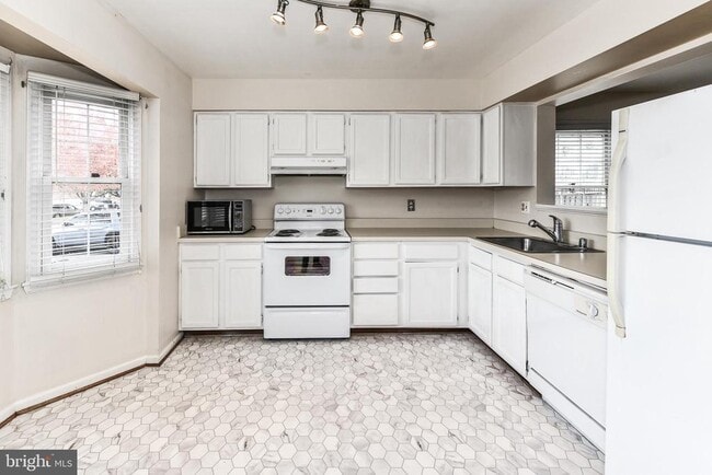 Building Photo - 14639 Stone Range Dr