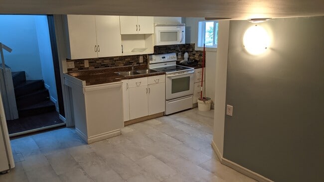 Photo du bâtiment - 821-821 St Matthews Ave