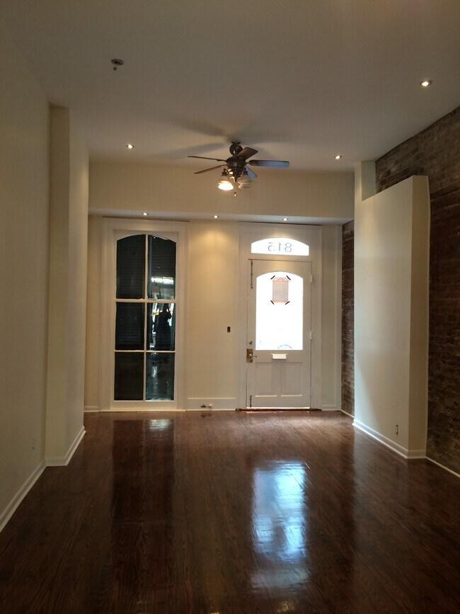 Building Photo - 815 Toulouse St