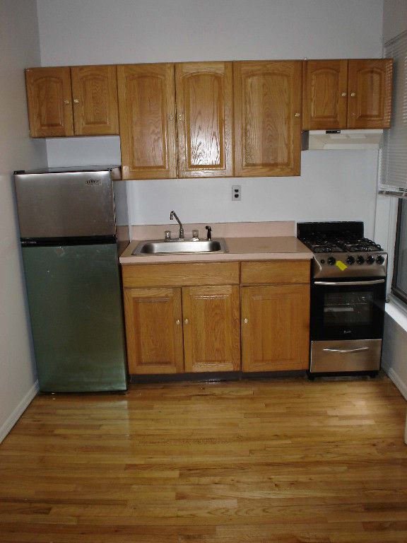 Building Photo - 444 W 58th St