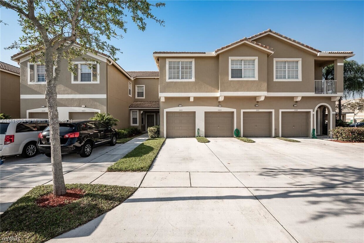 Primary Photo - 3 br, 2.5 bath House - 13115 SW 44th St
