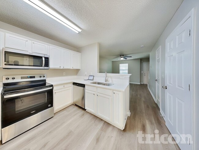 Building Photo - 3598 Brookstone Way