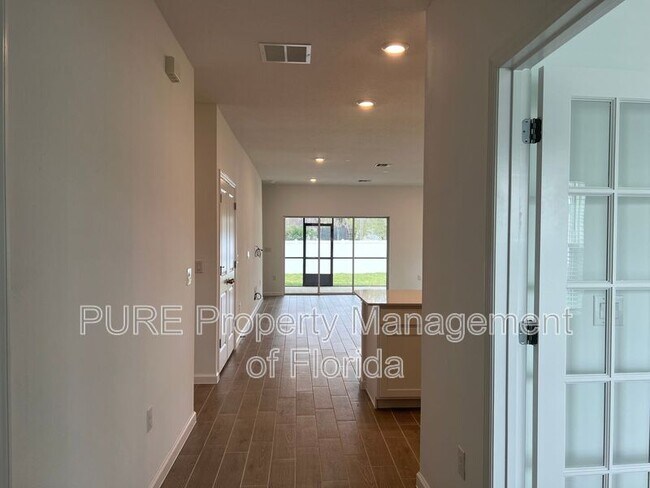 Building Photo - 3429 NE 40th St