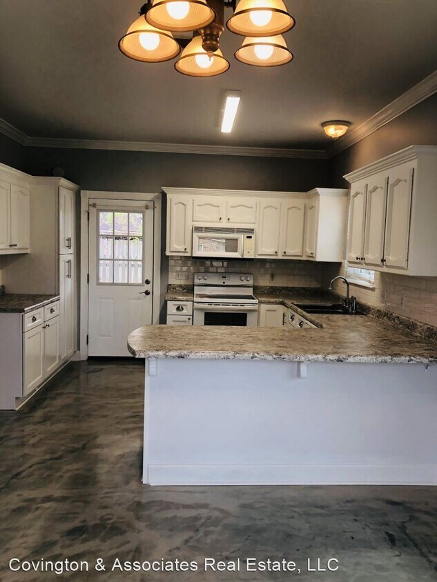 Foto principal - 3 br, 2 bath House - 7678 Elmwood Dr.
