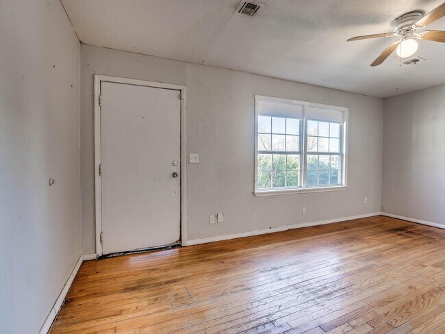 Foto del edificio - 6216 NW 35th St