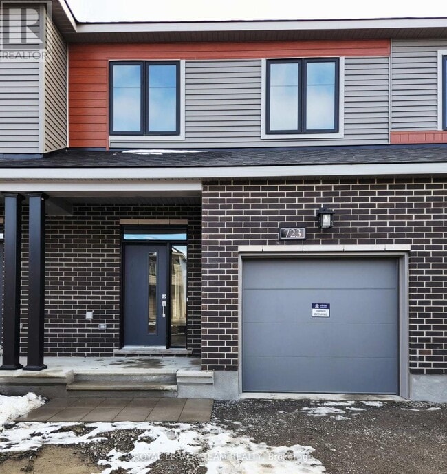 Building Photo - 723 Fairline Row